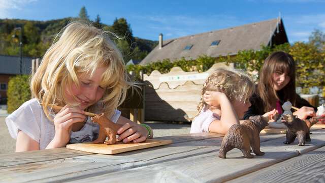 Atelier modelage d’un ours en argile