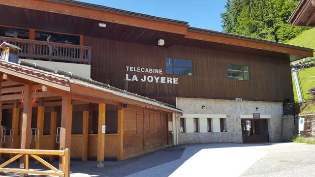 Toilettes publiques au départ des télécabines