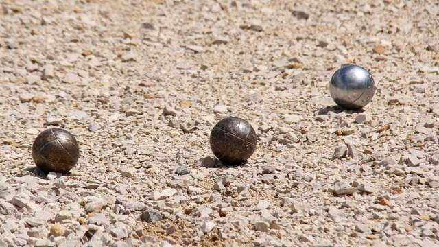 Fête du Faubourg de la Baume : concours de boules parent/enfant