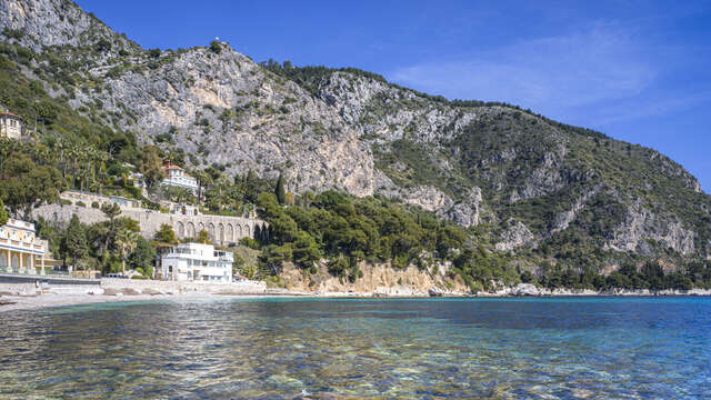 Plage de la baie d'Eze