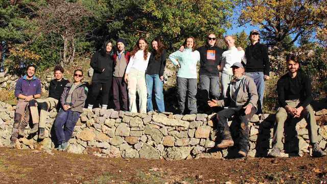 Chantier participatif pour la rénovation de murs en pierres sèches