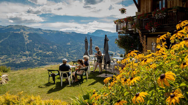 Goûter à la Ferme des Cimes