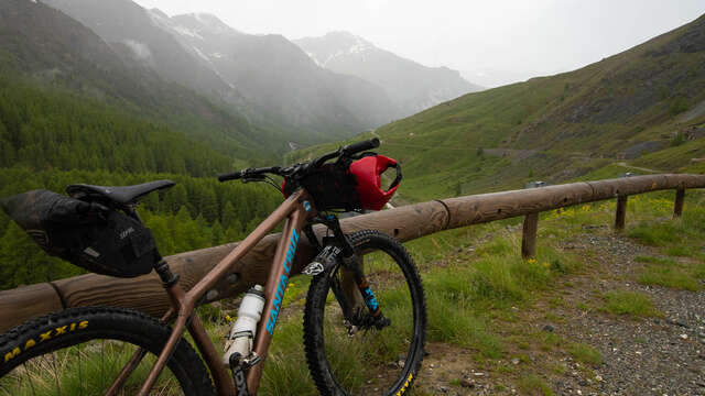 Escapade vers le refuge de la Blanche: l’aventure de l’itinérance en Gravel