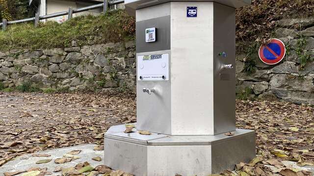 Aire de service de camping-car du parking de la patinoire