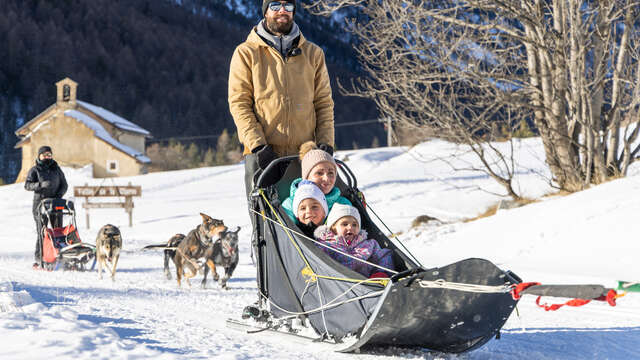 Baptême assis - Chiens de traîneaux en Clarée