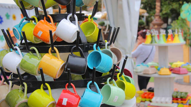 Marché à la céramique et au santon