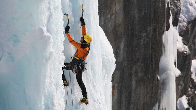 Cascade de Glace - Compagnie des Guides de Chamonix