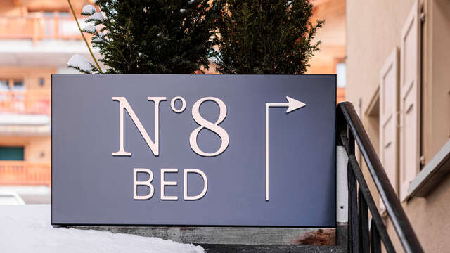 No 8 Bed & Bar