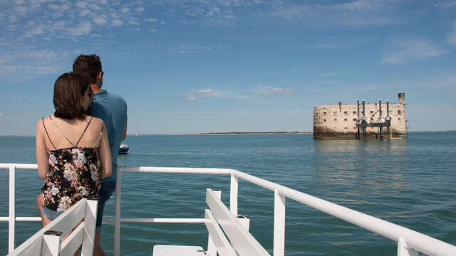 Sea tour with commentary of Fort Boyard - Croisières Inter-îles