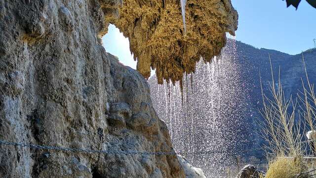 Les cascades pétrifiantes de Remollon