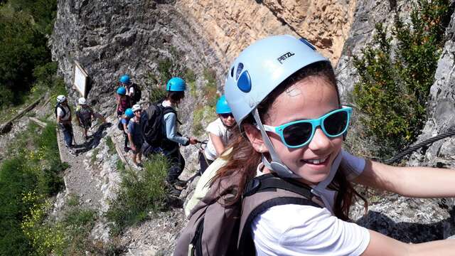 Via ferrata du rocher des neuf heures - Salamandre Escalade