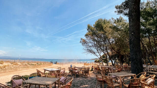 Noé - Bar A Tapas & Plage Privée