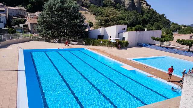 Les Mées's public swimming pool