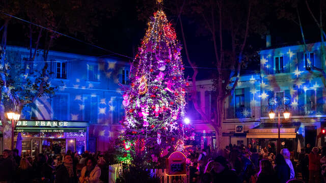 Lancement des illuminations de Noël et rue des cadeaux