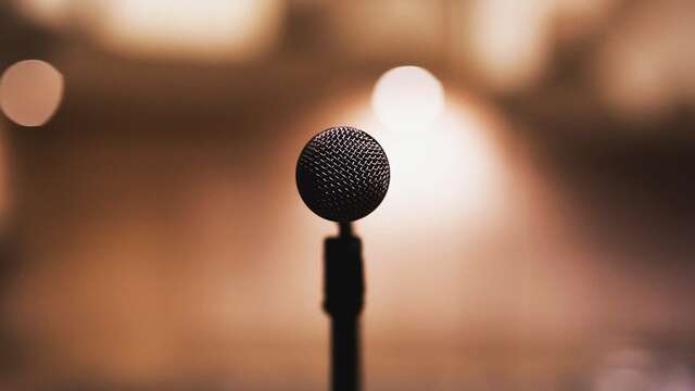 Scène Ouverte au Temps Des Noyaux