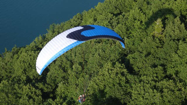 Paragliding experience over Lake Nantua