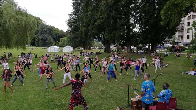 Atelier de danse africaine -Festival Uriage en Danse présenté par Jean-Claude GALLOTTA