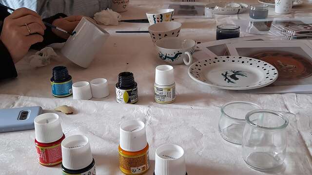 Decorate your ceramics in the style of Savoyard potters