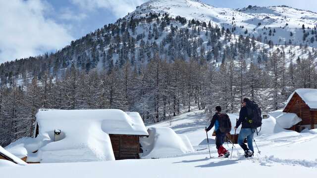 Week-end randonnée en raquettes et nuit en refuge - Terres de Trek