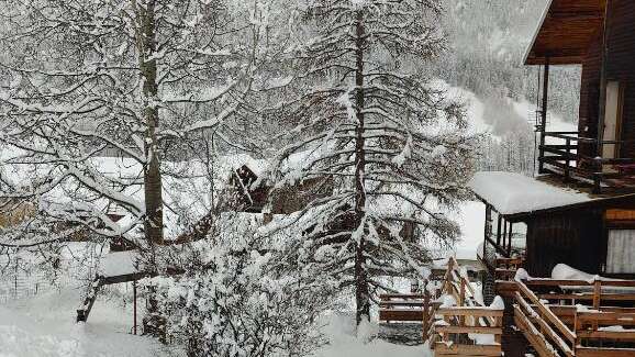 Ailleurs