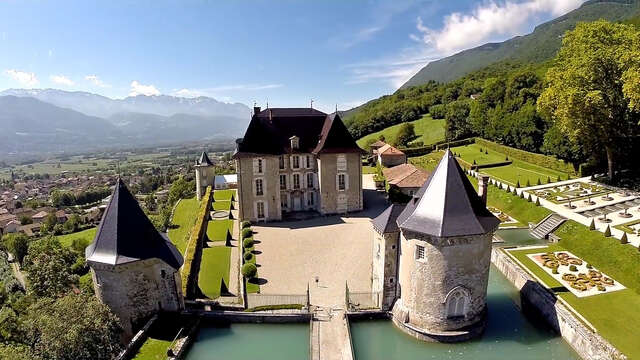 Visite des jardins du Château du Touvet et manœuvres des eaux par le jardinier