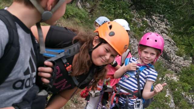 Stages multi-activités pour les 6-12 ans - Odile Martin Cocher - Aventure Verticale La Meije