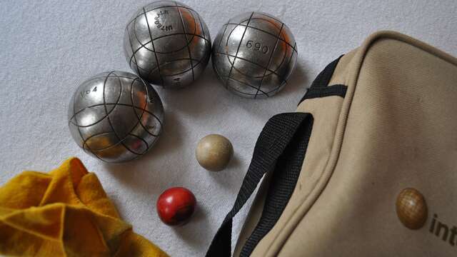 Concours de boules en triplettes
