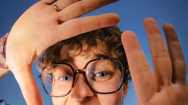 Spectacle - María Moreno