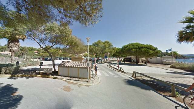 Parkplatz am Strand von L'Argentière - Osten