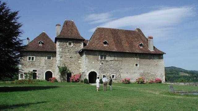 Découverte du vieux château de Voissant
