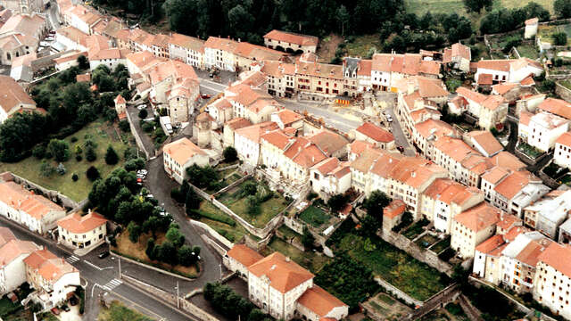 Allègre : Petite cité de caractère