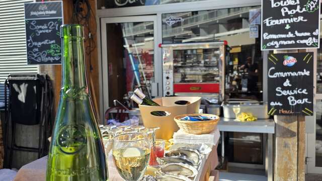 Matinée huîtres au bar La Planque