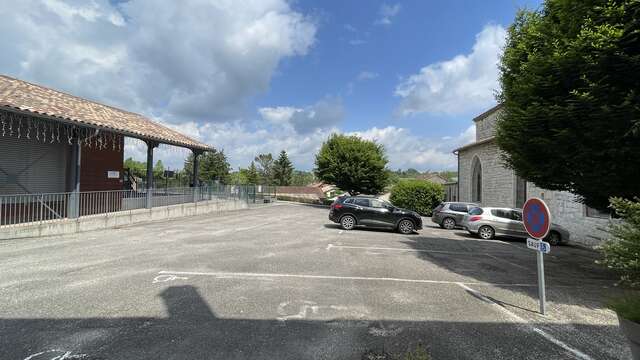 Parking place de la mairie