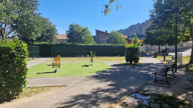 Aire de jeux des écoles aux Mées