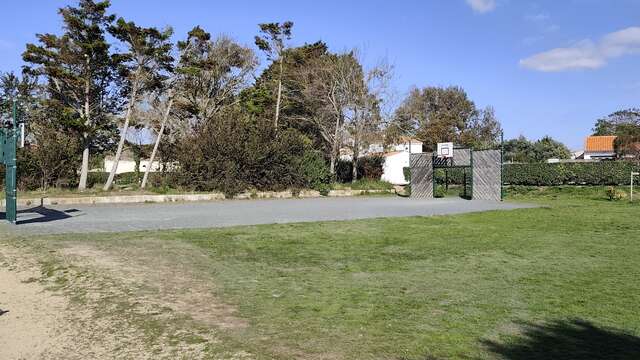 Terrain multisport de Montamer