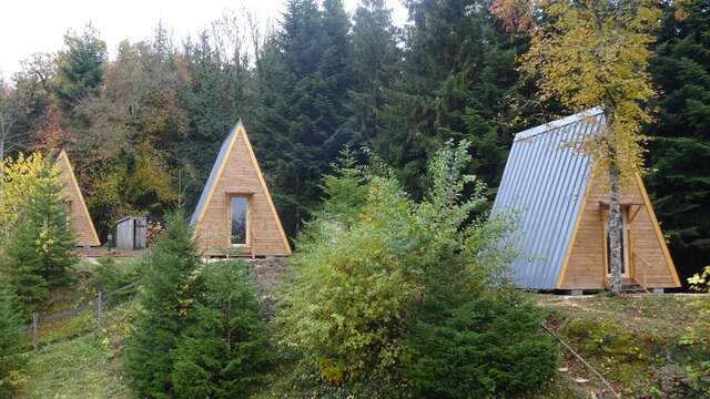Yourtes et tipis bois Espace Rivoire