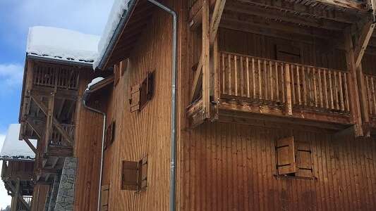 Chalet DAIM: up to 9 beds - 3 bedrooms 2 sgle beds/incl.3 bathrooms &amp; toilet-100m from Gondolas to Alpe d’Huez