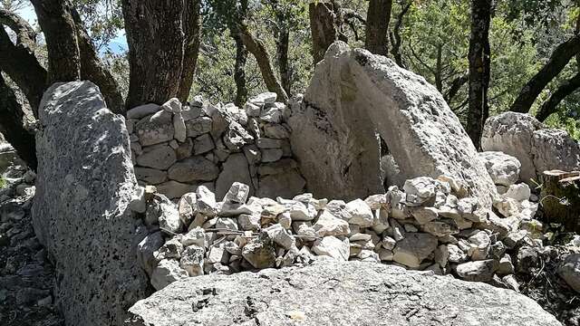 Promenade : Le mégalithe de Riens - Mons