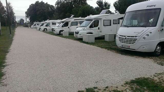 Camping-car area in Montauban - Port Canal