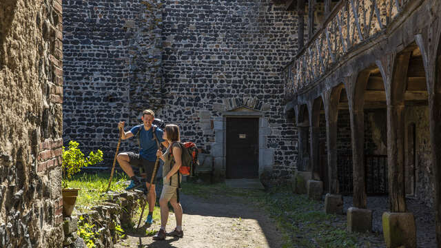 GR®765 et Chemin de St-Jacques-de-Compostelle Cluny/Le-Puy-en-Velay Etape Montverdun - Montbrison