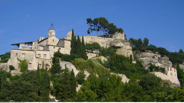 Hiking path - the Saint Gens Spring