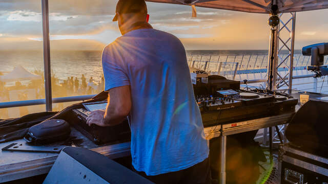 Les Jeudis Electro @ Schwimmbad von Thonon