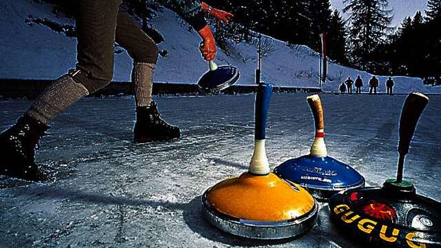 Tournoi découverte eisstock à la patinoire