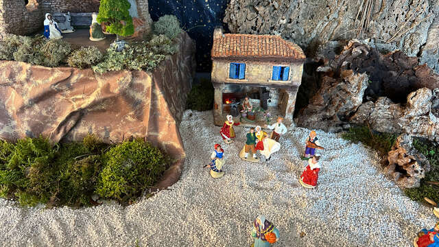 Crèche provençale du Café Perché