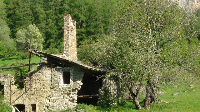 Hameau abandonné de Costebelle