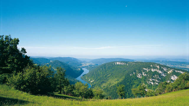 Circuit l'Ain à vélo n° 22 - Et au milieu coule une rivière...