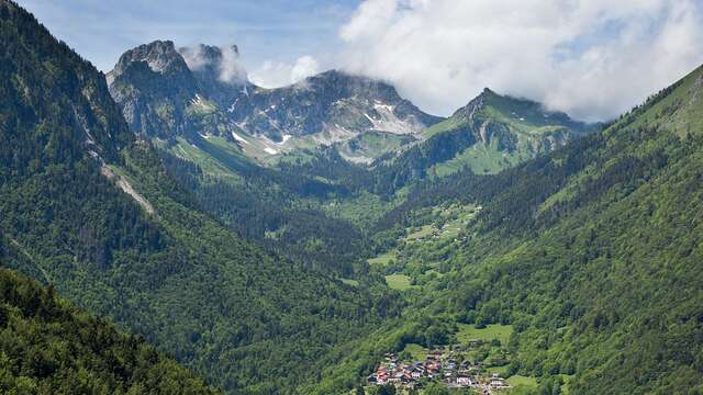 De Saint-Gingolph à Novel, entre lac et montagne