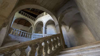 L'escalier mystérieux petites jambes