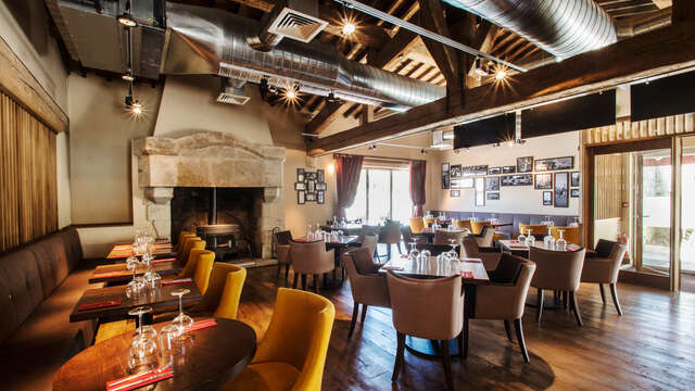 Marina Lounge Bar and Restaurant