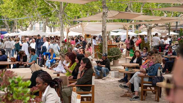 Esprit Village - Merchants' Association